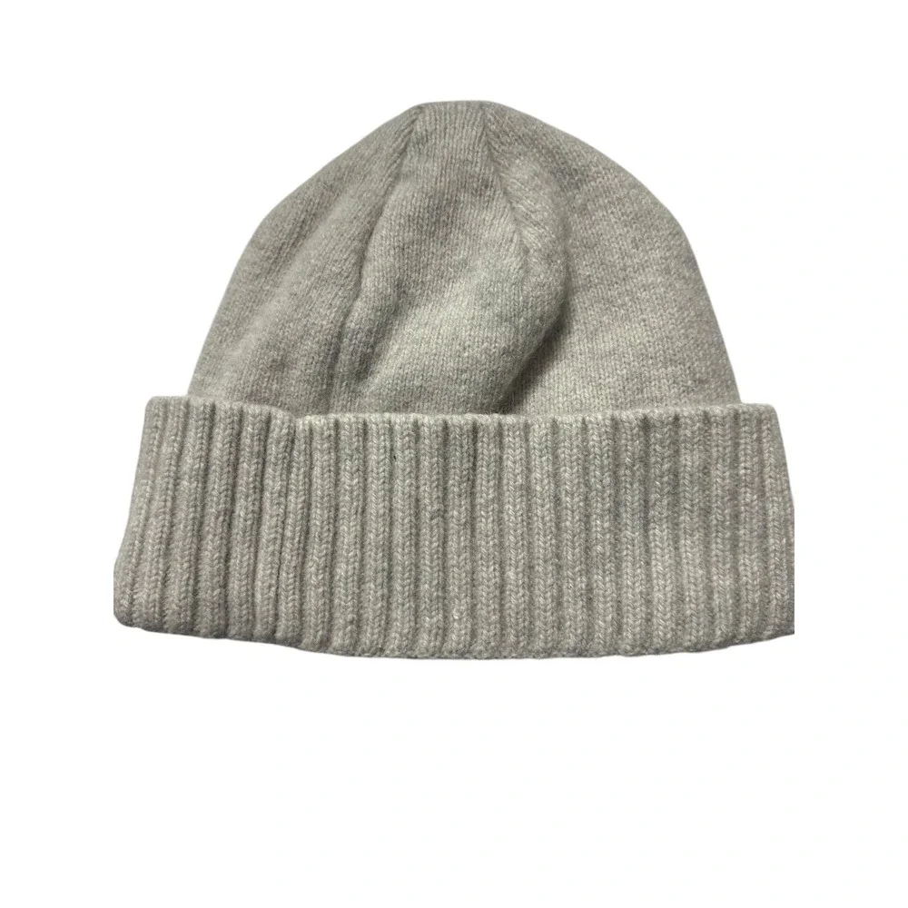 Patagonia Kids Beanie Hat Light Gray Ribbed Knit Logo Patch One Size